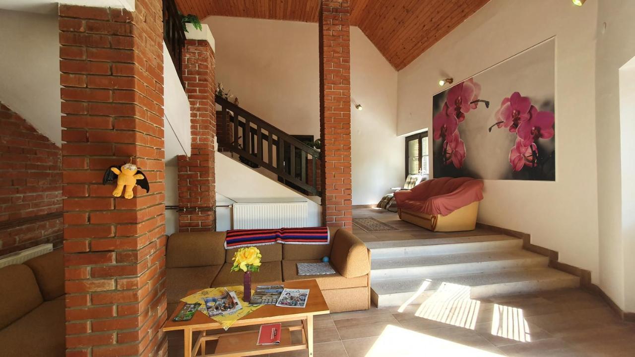 Harmonia Apartmanhaz Balatonlelle Buitenkant foto